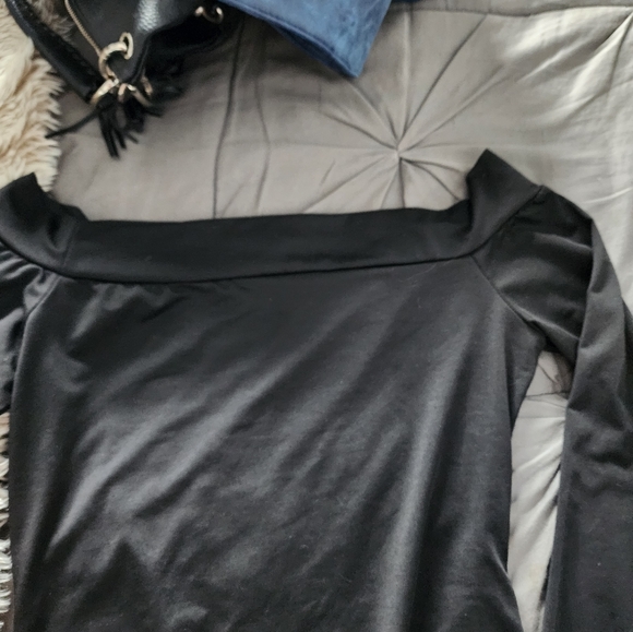 Tops - Picture 6 of 13